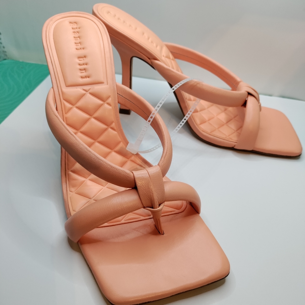 Leather, squared toe strappy slide;